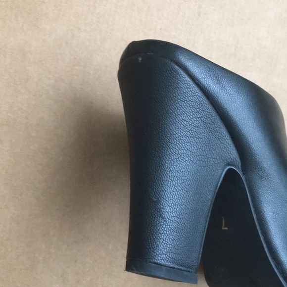 Black leather open toe mule chunky heel sandals - Picture 6 of 8